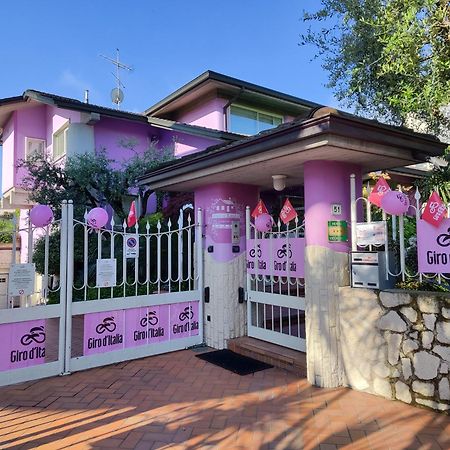 Hotel Villa Lilla 데센자노델가르다 외부 사진