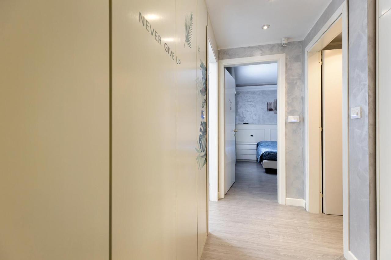Hotel Villa Lilla 데센자노델가르다 외부 사진