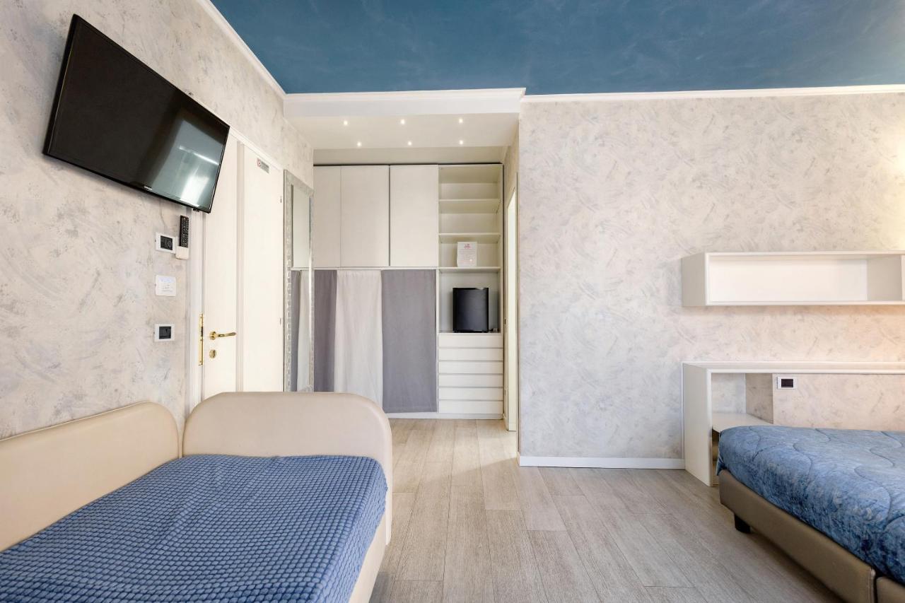 Hotel Villa Lilla 데센자노델가르다 외부 사진