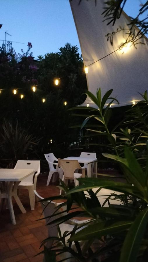 Hotel Villa Lilla 데센자노델가르다 외부 사진