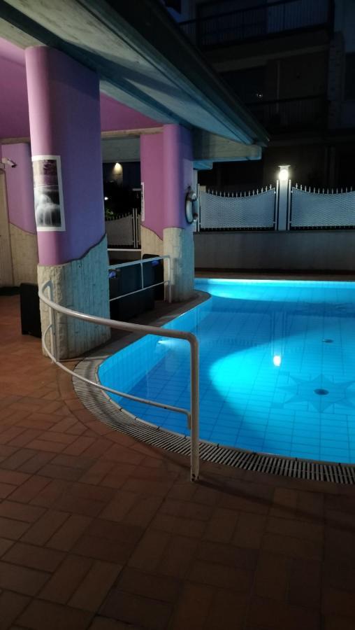 Hotel Villa Lilla 데센자노델가르다 외부 사진